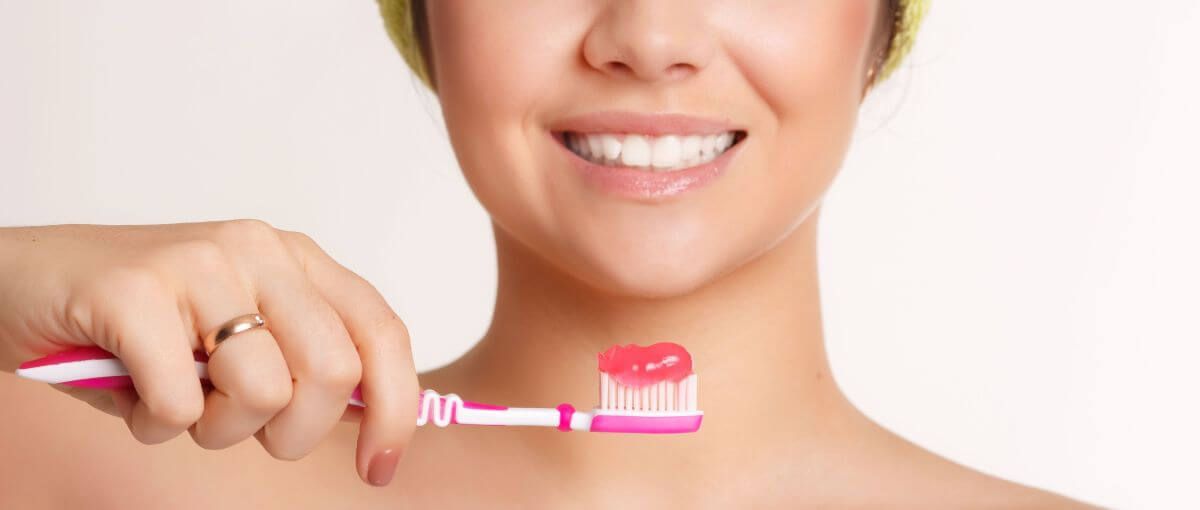 Clean and aftercare of dental implants